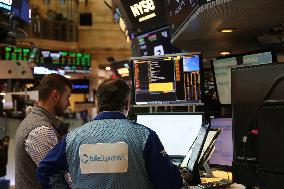 Stocks Up in New York - NYC