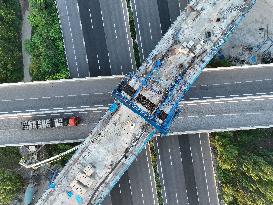 High-Speed Rail Bridge Middle Span Closed in Hebei - China