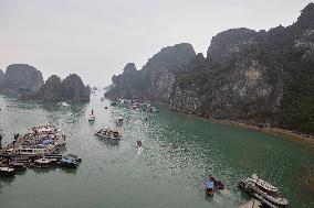 Illustration - Tourists Dead After Ferry Capsizes - Vietnam