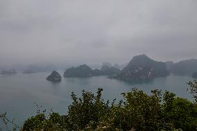 Illustration - Tourists Dead After Ferry Capsizes - Vietnam
