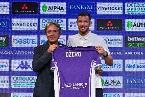 CALCIO - Serie A - Presentation of ACF Fiorentina's new player Edin Dzeko