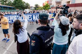 Protest in Alcalá de Henares Calls for Closure of Illegal Drug Center - Madrid
