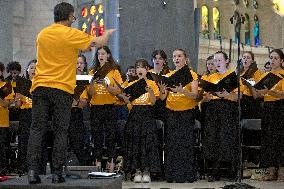 World Youth Choir performance at Sagrada Familia