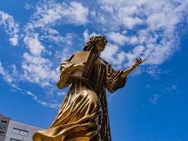 Ten Women Honoured On Rue De La Chapelle - Paris