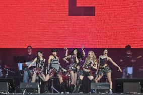 Lollapalooza Festival - Ive performs - Paris