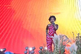 Lollapalooza Festival - Tems - Paris