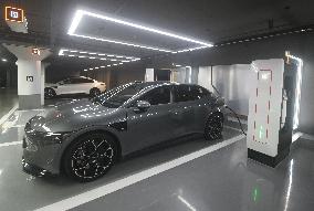 Intelligent Charging Robot