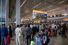 Busiest Travel Day At Schiphol Airport - Amsterdam