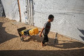 Displaced Palestinian Children At Shelter - Gaza