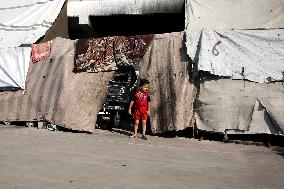 Displaced Palestinian Children At Shelter - Gaza
