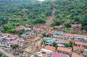 Flash Flood Destroys Laiwu District in Jinan - China