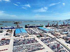 China Lianyungang Port Export Vehicles