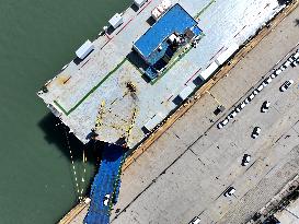 China Lianyungang Port Export Vehicles