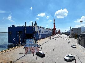 China Lianyungang Port Export Vehicles