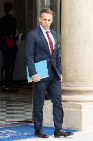 Weekly Cabinet Meeting - Paris NB