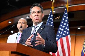 US House Democratic Leadership Press Conference