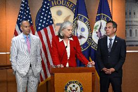 US House Democratic Leadership Press Conference