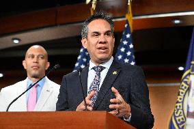 US House Democratic Leadership Press Conference