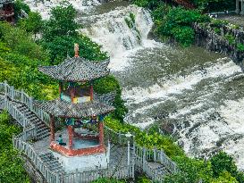 Xiangshuitan Waterfall