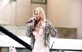 Jessica Simpson Performs At Today Show - NYC