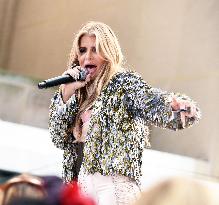 Jessica Simpson Performs At Today Show - NYC