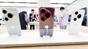 Huawei Largest Global Smart Product Flagship Store