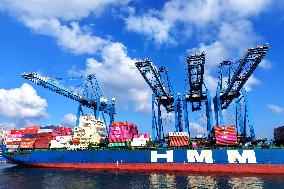 Foreign Trade Containers Trade