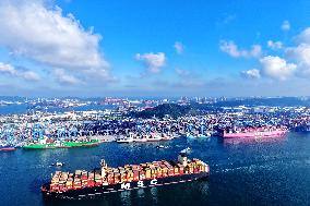 Foreign Trade Containers Trade