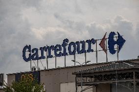 NewPrinces Acquires Carrefour Italia For 1 Billion Euros - Italy