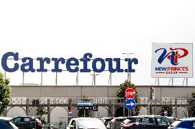 NewPrinces Acquires Carrefour Italia For 1 Billion Euros - Italy