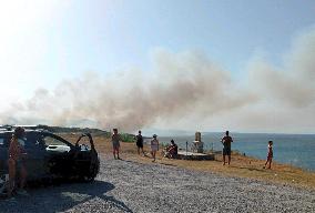 Fire Threatens Resort And Causes Evacuation - Italy