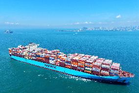 Container-ship