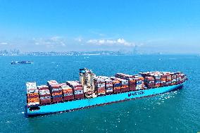 Container-ship