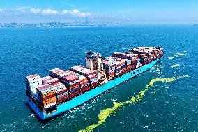 Container-ship