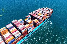 Container-ship