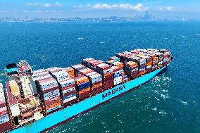 Container-ship