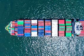 Container-ship