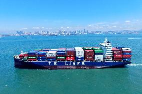 Container-ship