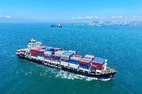 Container-ship