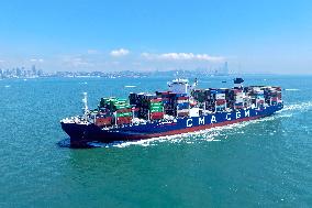 Container-ship