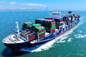 Container-ship