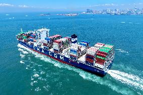 Container-ship