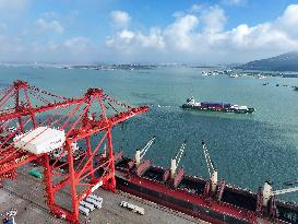 Chinese Ports Cargo Throughput Increased