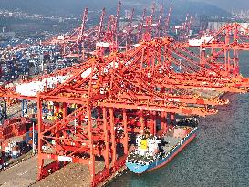 Chinese Ports Cargo Throughput Increased