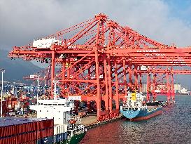 Chinese Ports Cargo Throughput Increased