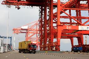 Chinese Ports Cargo Throughput Increased