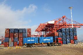 Chinese Ports Cargo Throughput Increased
