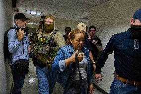 ICE Detains Immigrants in New York Court House - USA