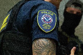 ICE Detains Immigrants in New York Court House - USA
