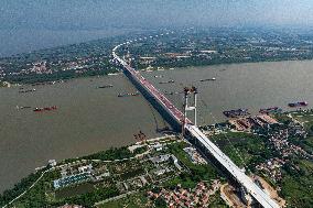 Shuangliu Yangtze River Bridge after closure - Wuhan